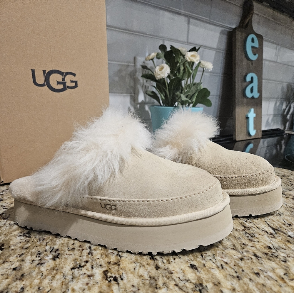 UGG Disquette Chalet Platform Clog- Sandcastle Women's, 7